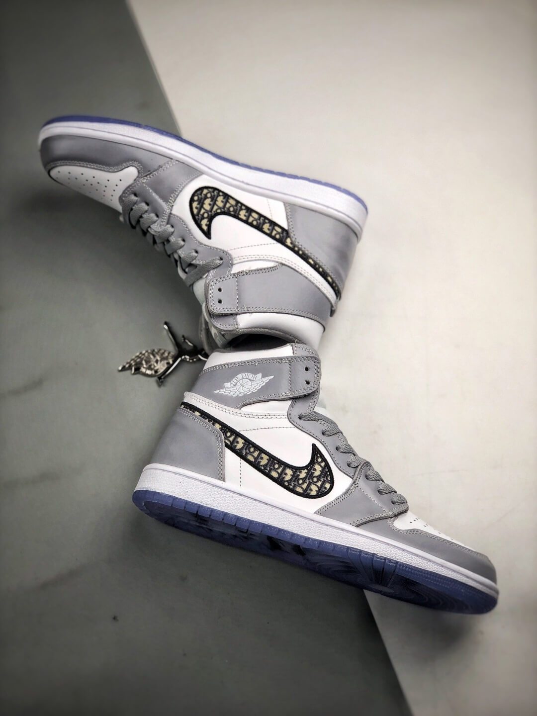 The Nike Dior x Air Jordan 1 High Sneaker White and Grey Upper Top RepShoes For Man And Women CN8607-002