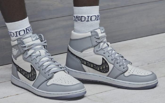 The Nike Dior x Air Jordan 1 High Sneaker White and Grey Upper Top RepShoes For Man And Women CN8607-002