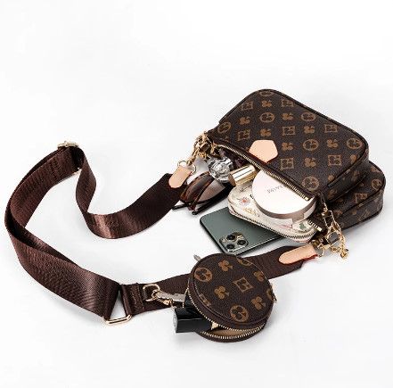 LOUIS VUITTON Cross Body Handbag In Stunning Brown In Checks Pattern Brown Color Women's Or Girls Bag Along with sling- Stylist Daily Use Bag LV-2872